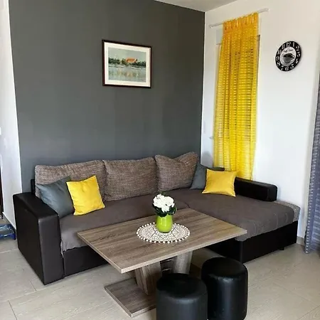Apartment Oakley